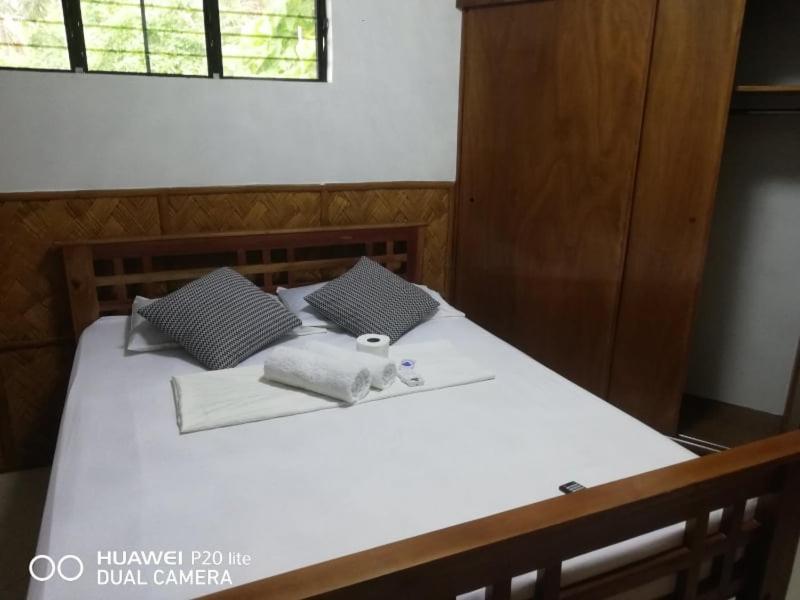 Villa De Pico Highland Beach Resort Puerto Galera Buitenkant foto