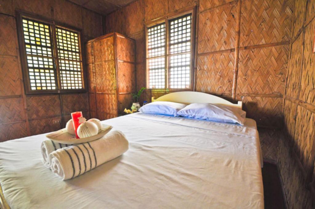 Villa De Pico Highland Beach Resort Puerto Galera Kamer foto