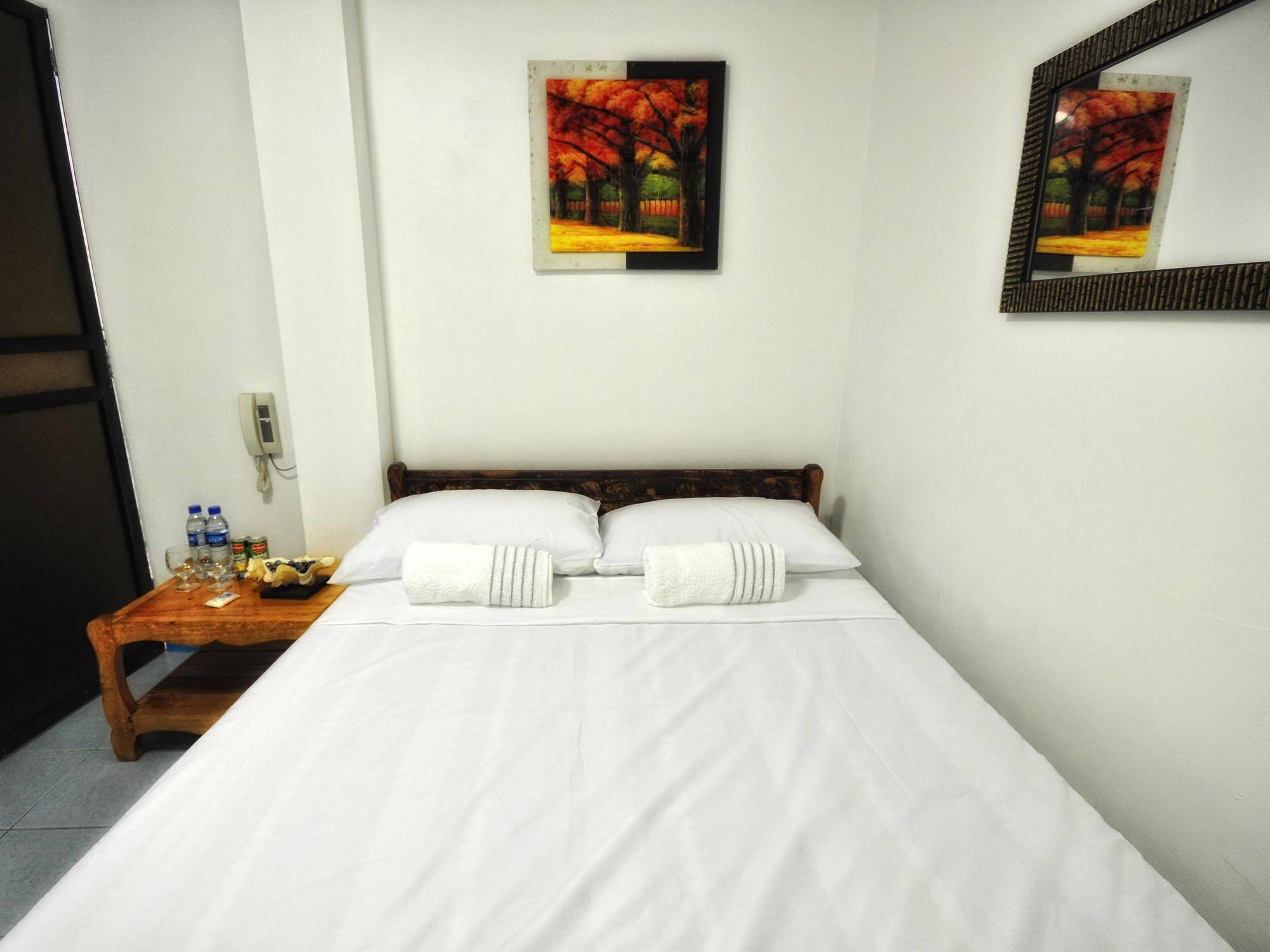 Villa De Pico Highland Beach Resort Puerto Galera Buitenkant foto